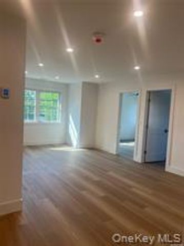 152 South Country B, Bellport Village, NY 11713