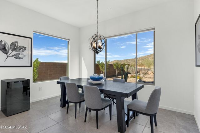 7082 W Patina Drive, Marana, AZ 85658