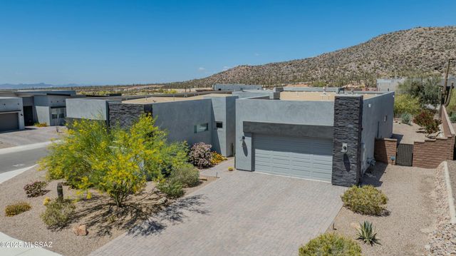 7082 W Patina Drive, Marana, AZ 85658