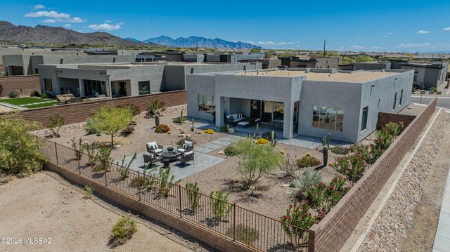 7082 W Patina Drive, Marana, AZ 85658