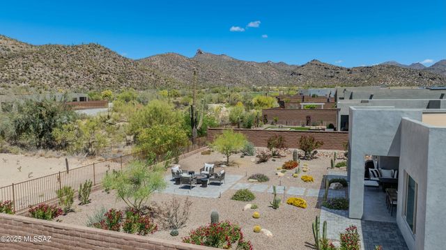 7082 W Patina Drive, Marana, AZ 85658