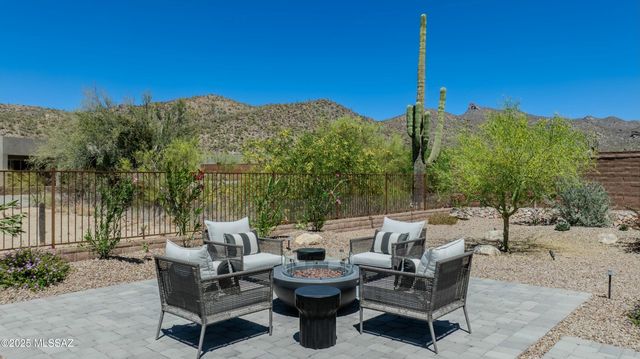 7082 W Patina Drive, Marana, AZ 85658