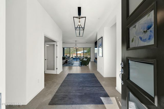 7082 W Patina Drive, Marana, AZ 85658