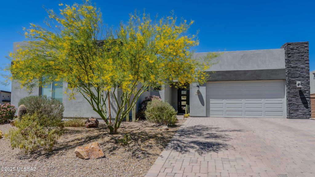 7082 W Patina Drive, Marana, AZ 85658