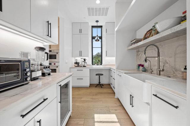 6323 Destiny Hills DR, Austin, TX 78738