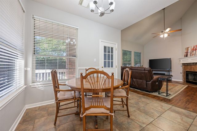 4435 Hunters Lodge DR, Round Rock, TX 78681