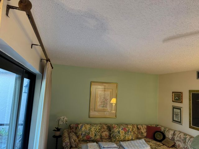 31 Chestnut Circle, Cooper City, FL 33026