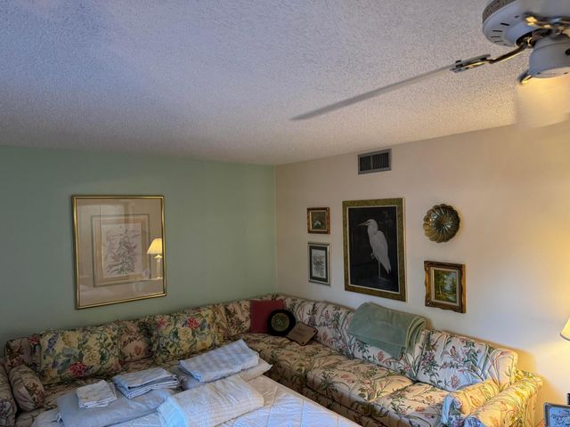 31 Chestnut Circle, Cooper City, FL 33026