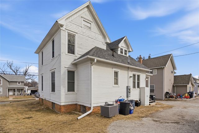 535 8th Avenue, Marion, IA 52302