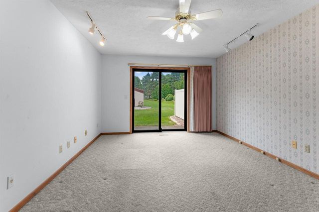 3401 N FIESTA DRIVE, Appleton, WI 54911