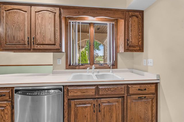 3401 N FIESTA DRIVE, Appleton, WI 54911