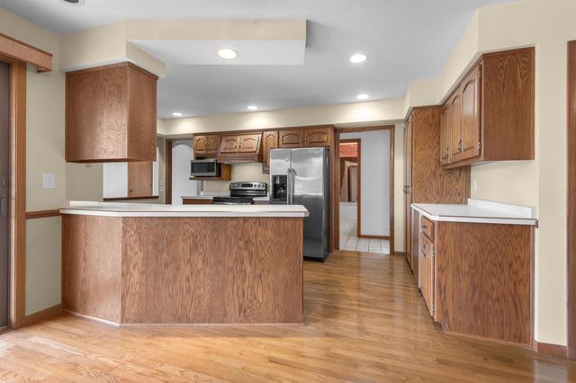 3401 N FIESTA DRIVE, Appleton, WI 54911