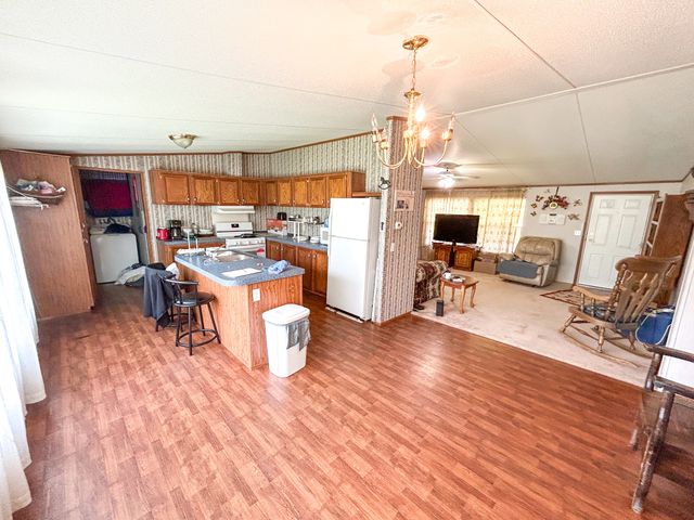 156 Davis Kee Rd, Camden, TN 38320