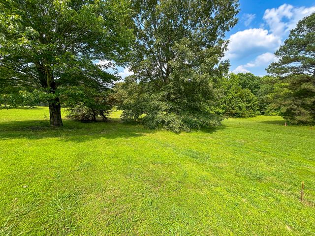 156 Davis Kee Rd, Camden, TN 38320