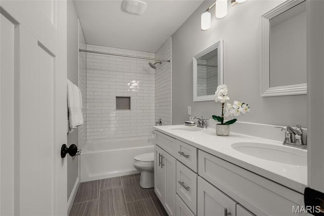 9241 Merritt Avenue, Rock Hill, MO 63144