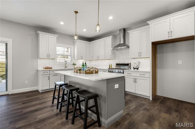 9241 Merritt Avenue, Rock Hill, MO 63144