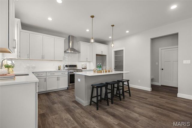 9241 Merritt Avenue, Rock Hill, MO 63144