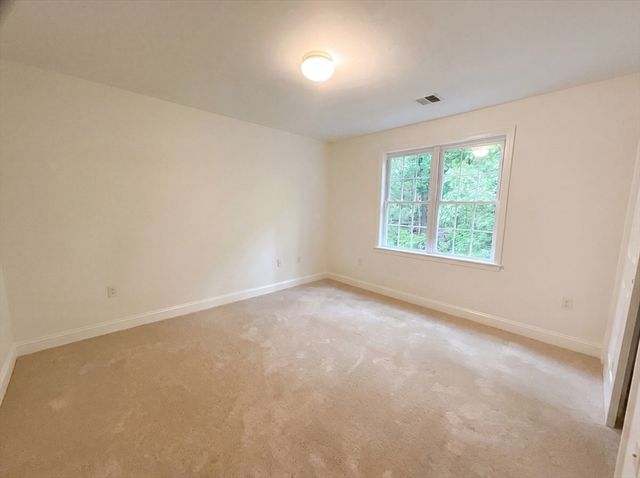 14 Smith Rd, Sutton, MA 01590