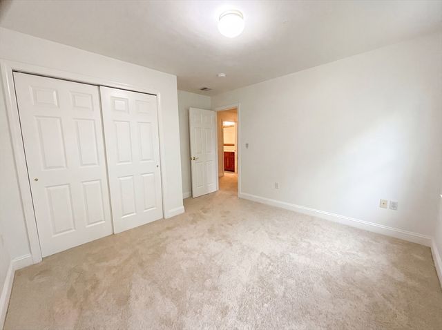 14 Smith Rd, Sutton, MA 01590