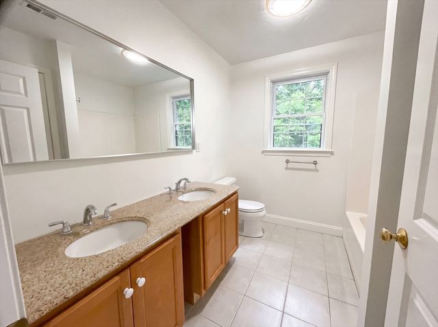 14 Smith Rd, Sutton, MA 01590