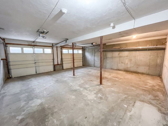 14 Smith Rd, Sutton, MA 01590