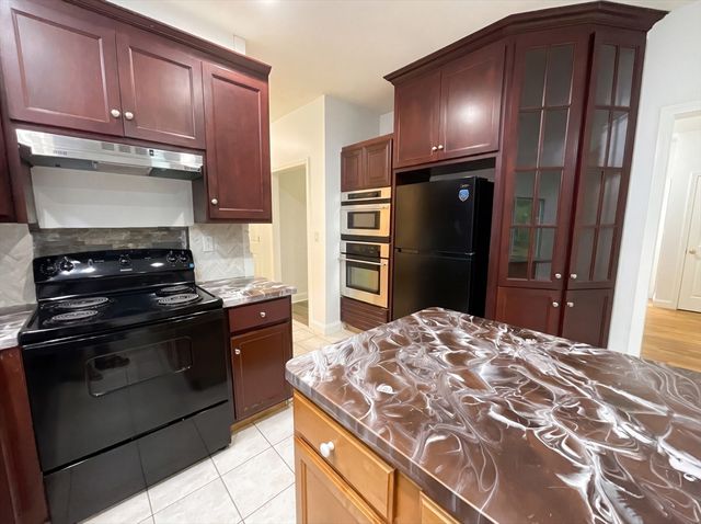 14 Smith Rd, Sutton, MA 01590