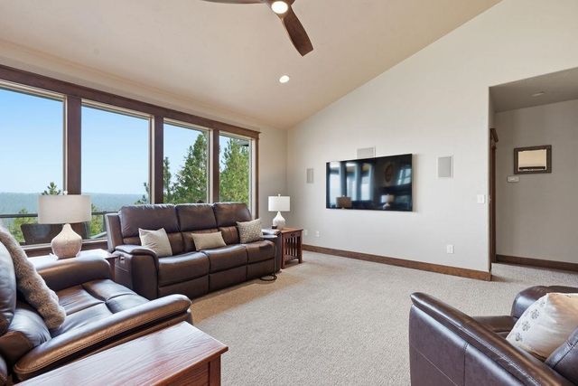 1211 E Quartz Ln, Spokane, WA 99208