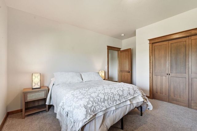 1211 E Quartz Ln, Spokane, WA 99208