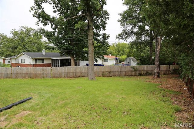 3245 Long Champs Drive, Florissant, MO 63033