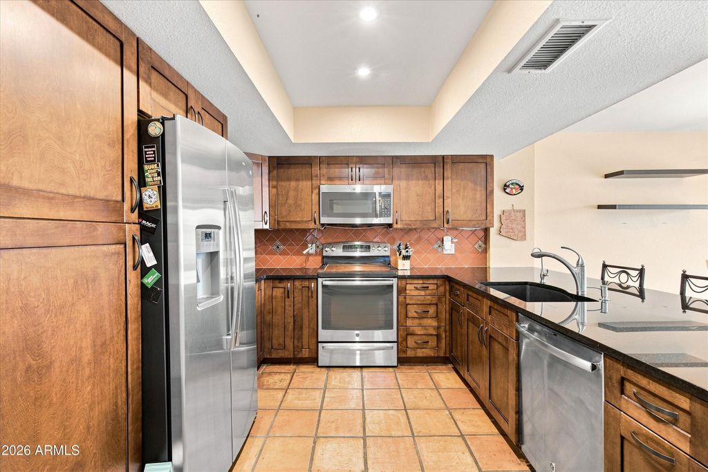 5210 E SAGUARO Circle, Phoenix, AZ 85044 — photo 2