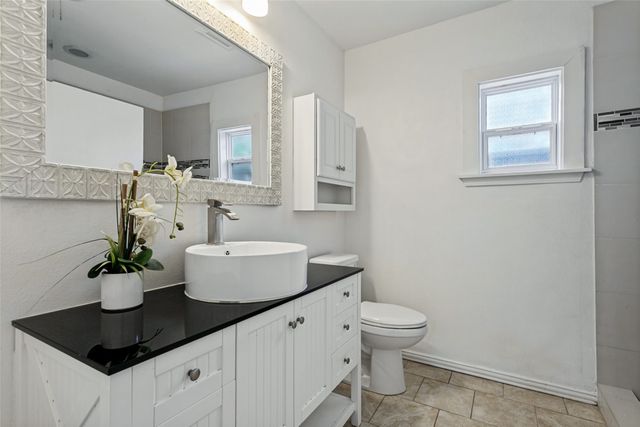 403 E Franklin Street, Grapevine, TX 76051