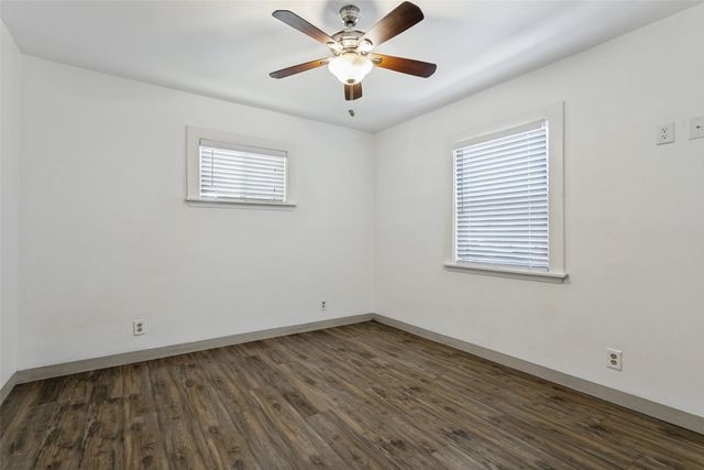 403 E Franklin Street, Grapevine, TX 76051