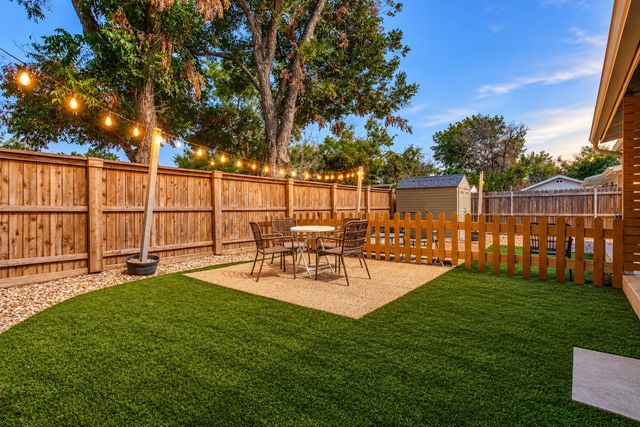 403 E Franklin Street, Grapevine, TX 76051