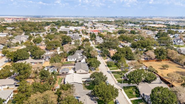 403 E Franklin Street, Grapevine, TX 76051