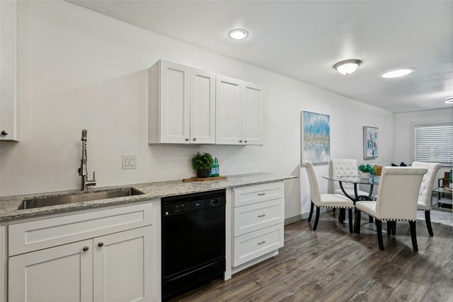 403 E Franklin Street, Grapevine, TX 76051