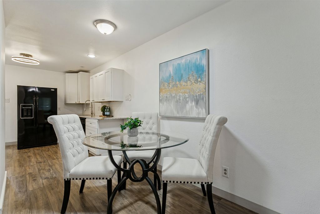 403 E Franklin Street, Grapevine, TX 76051 — photo 5