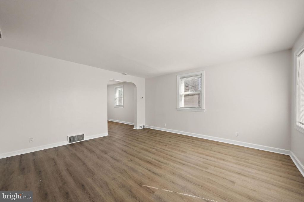 4017 BRUNSWICK AVE, DREXEL HILL, PA 19026 — photo 2