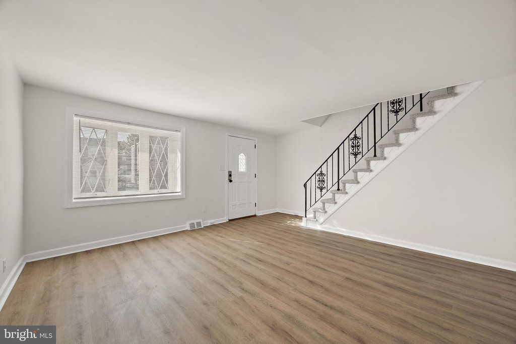4017 BRUNSWICK AVE, DREXEL HILL, PA 19026 — photo 4