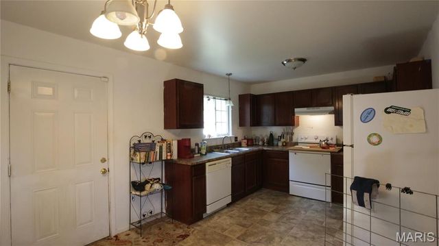 424 S 2nd Street, De Soto, MO 63020