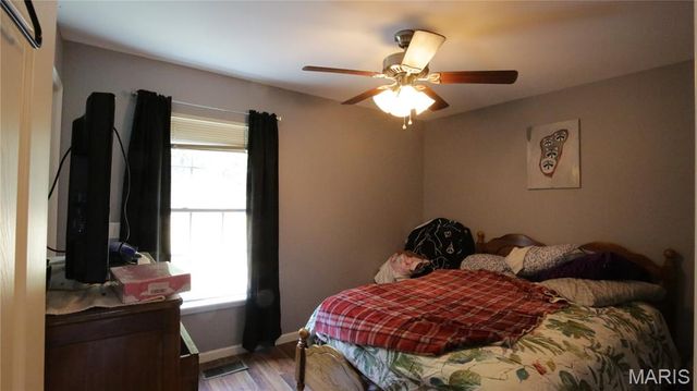 424 S 2nd Street, De Soto, MO 63020