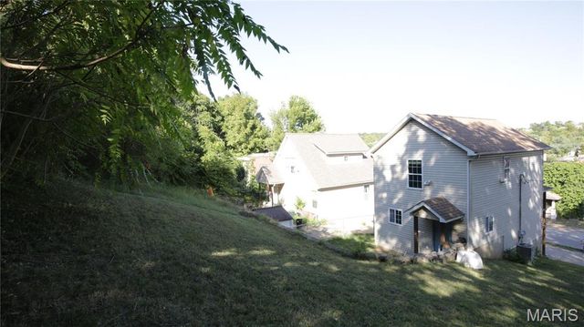 424 S 2nd Street, De Soto, MO 63020