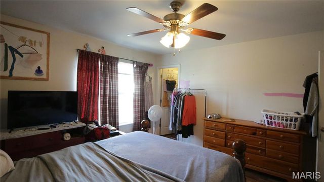 424 S 2nd Street, De Soto, MO 63020