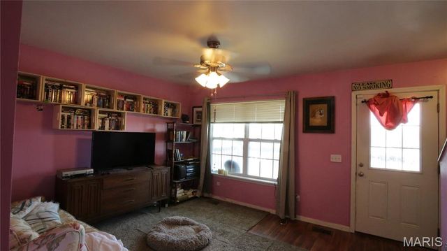 424 S 2nd Street, De Soto, MO 63020
