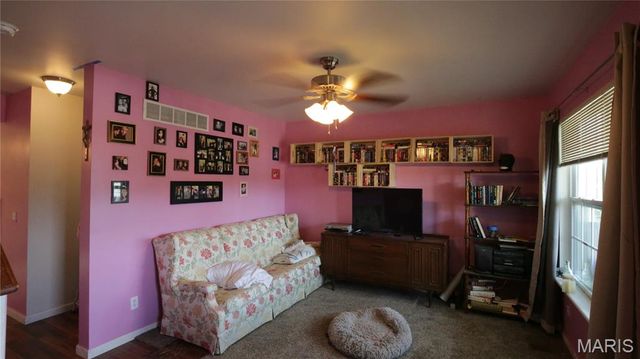 424 S 2nd Street, De Soto, MO 63020