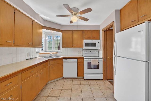 8020 Whitehaven Drive, Parma, OH 44129