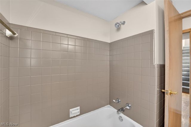8020 Whitehaven Drive, Parma, OH 44129