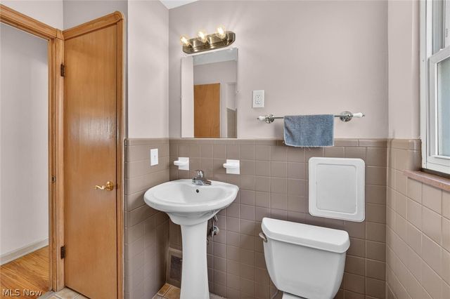 8020 Whitehaven Drive, Parma, OH 44129