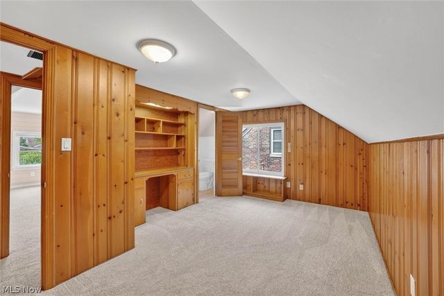 8020 Whitehaven Drive, Parma, OH 44129