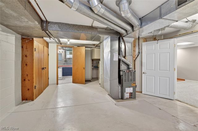 8020 Whitehaven Drive, Parma, OH 44129