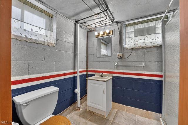 8020 Whitehaven Drive, Parma, OH 44129